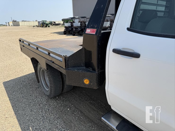 2015-chevrolet-3500hd-image-10