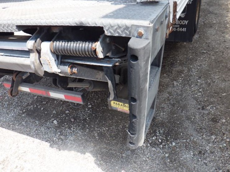 2018-freightliner-m2-106-image-15