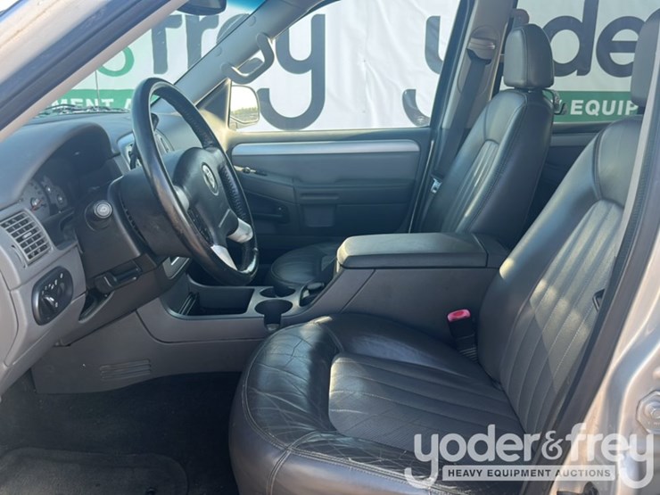 2001-mercury-mountaineer-image-16