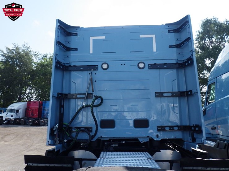 2026-volvo-vnl840-image-13