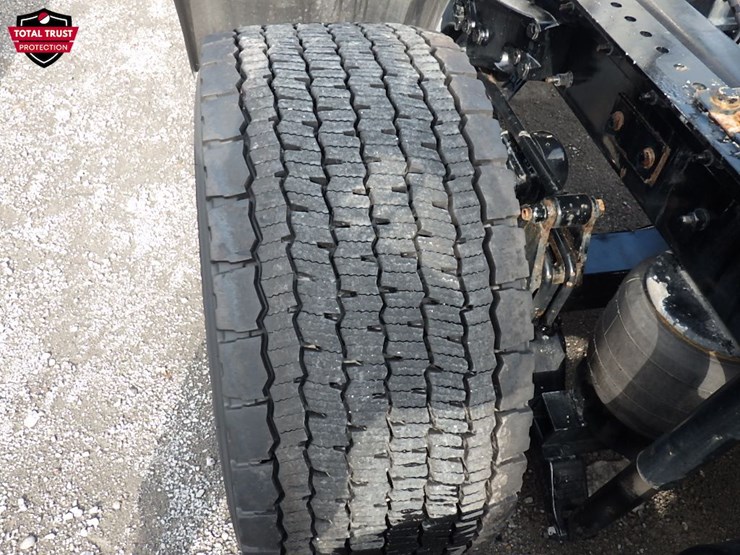 2024-kenworth-t680-image-16