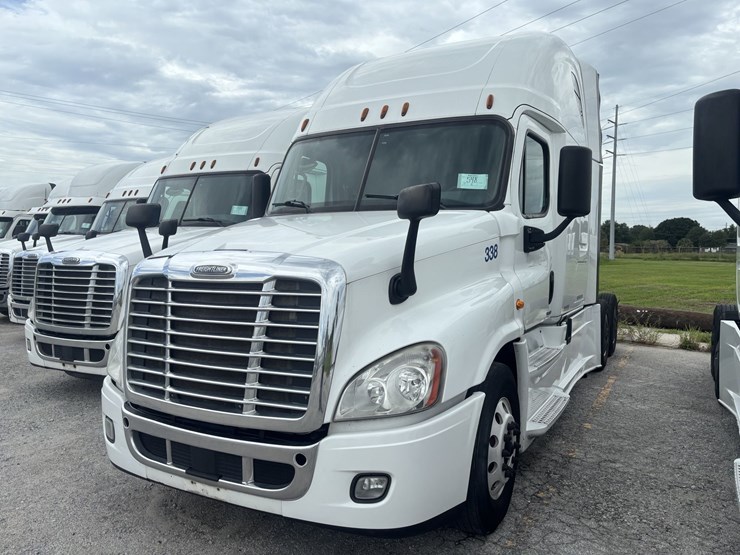 2017-freightliner-cascadia-125-evolution-image-1