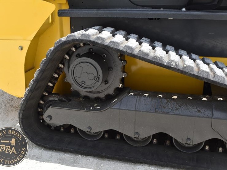 2019-new-holland-c232-image-34