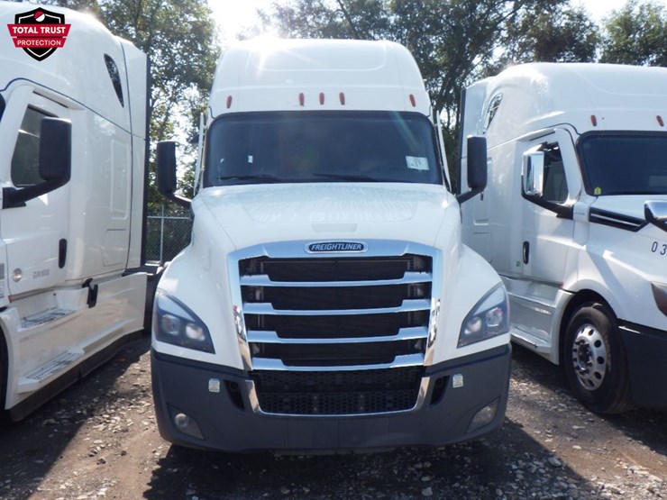 2022-freightliner-cascadia-126-image-2