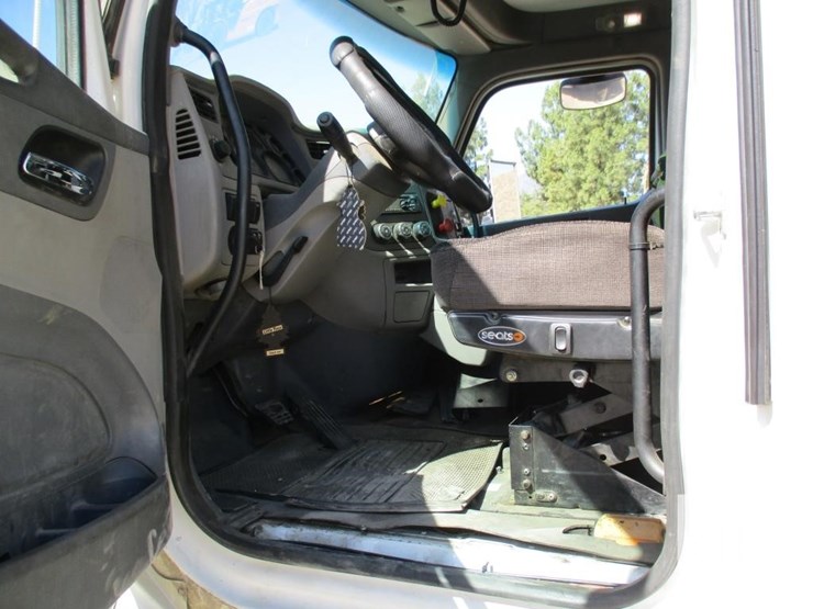 2016-peterbilt-579-image-7