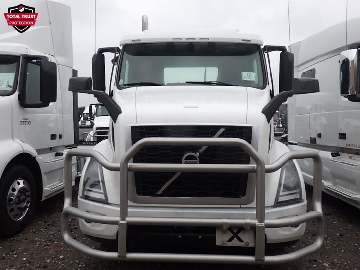 2024-volvo-vnr300-image-2