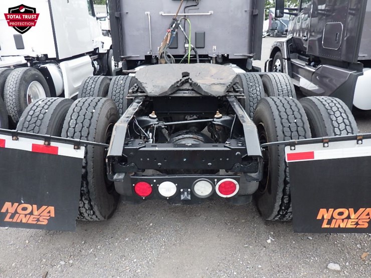 2023-kenworth-t680-image-14