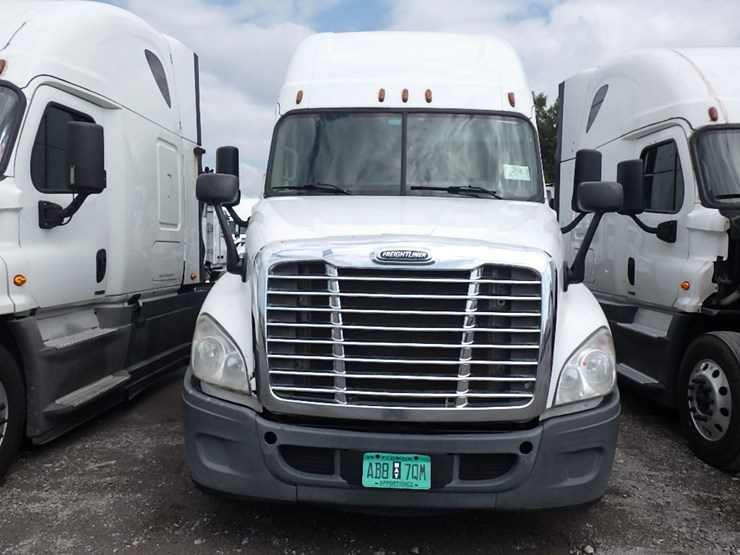 2016-freightliner-cascadia-125-evolution-image-2
