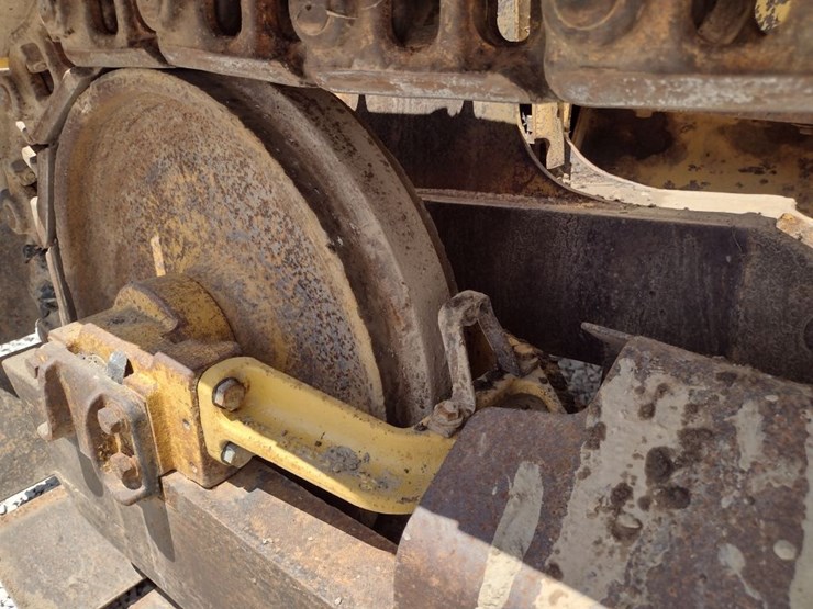 caterpillar-d4c-iii-image-17