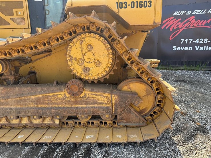 2013-caterpillar-d6n-lgp-image-17