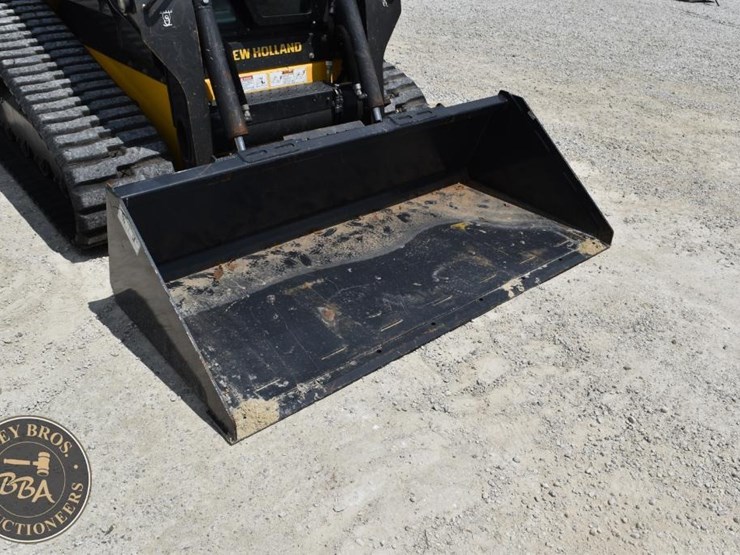 2019-new-holland-c232-image-17