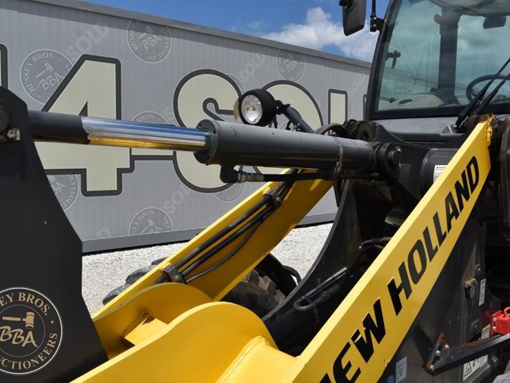 2018-new-holland-w80c-image-25