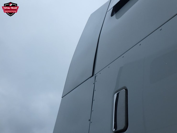 2023-peterbilt-579-image-5