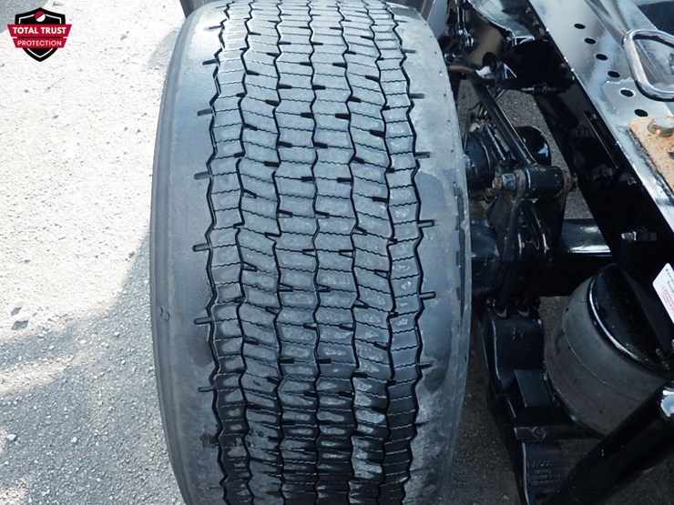 2024-kenworth-t680-image-16
