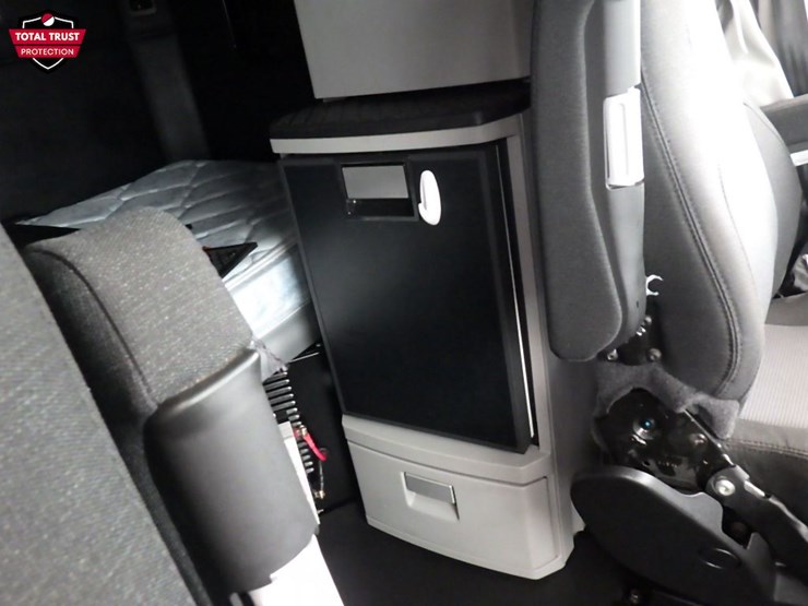 2024-kenworth-t680-image-5
