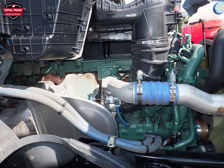 2026-volvo-vnl840-image-28