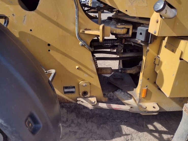 caterpillar-930g-image-14