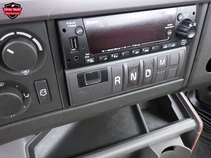 2024-volvo-vnr300-image-19