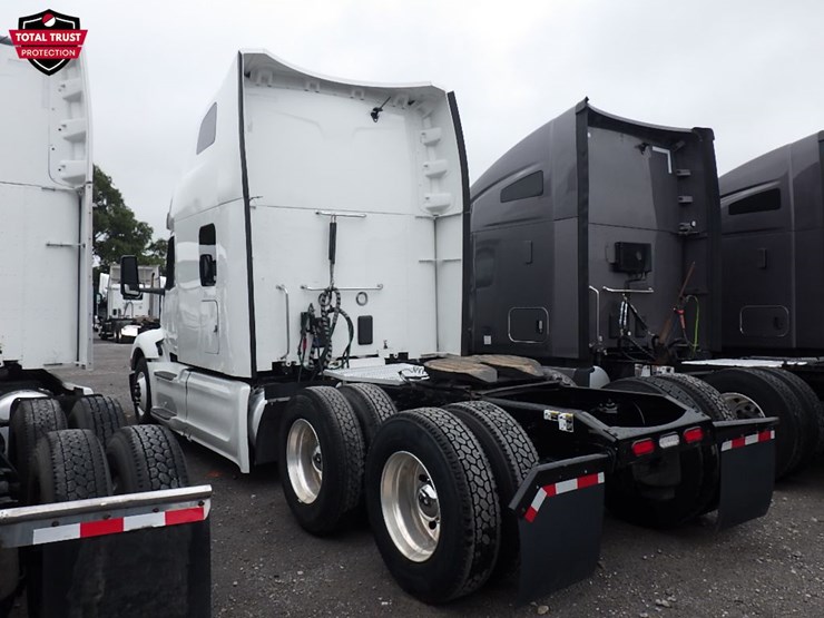 2023-peterbilt-579-image-16