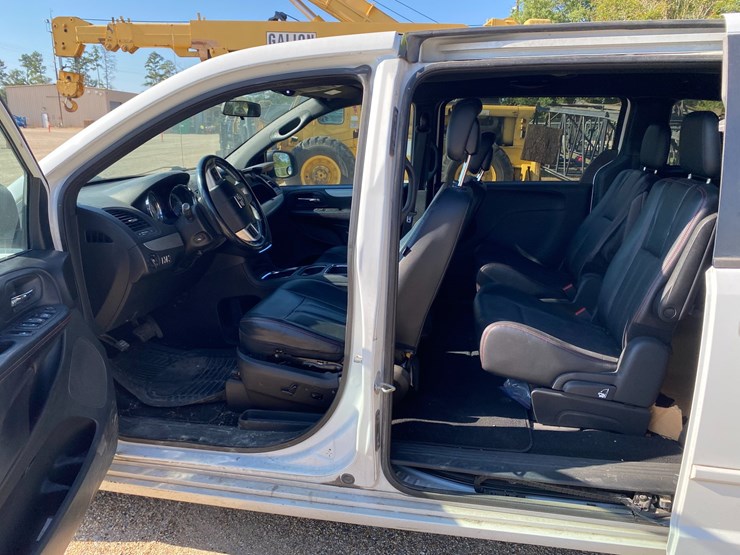 2013-dodge-grand-caravan-image-9