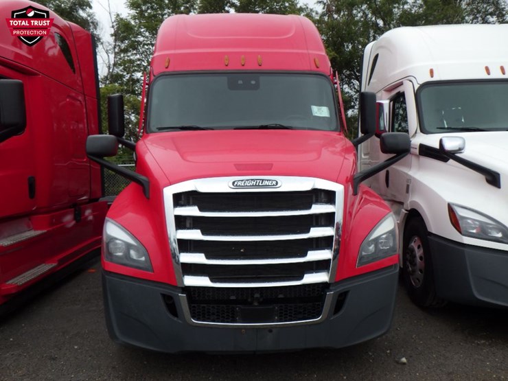 2022-freightliner-cascadia-126-image-2