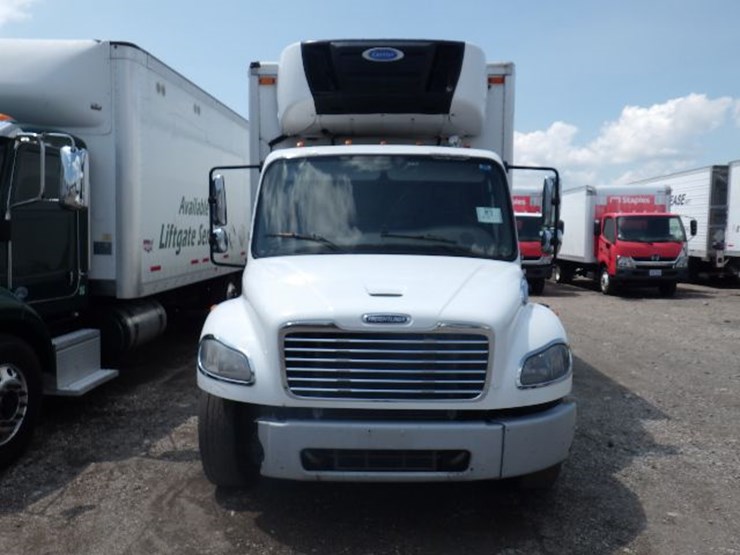 2018-freightliner-m2-106-image-2