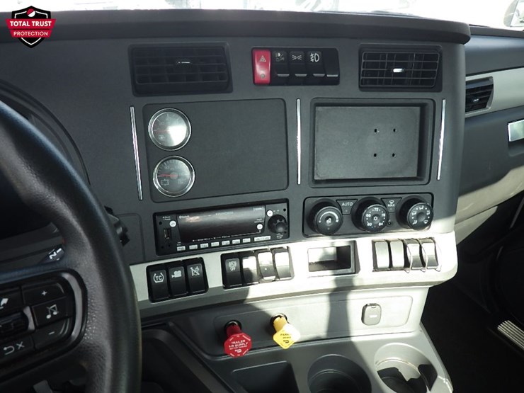 2024-kenworth-t680-image-19