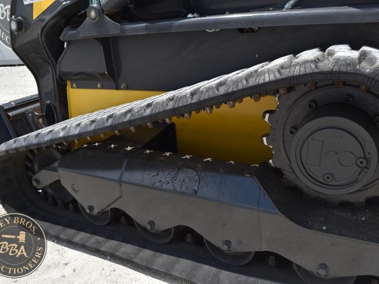 2019-new-holland-c232-image-29