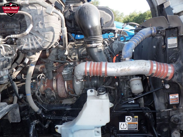 2023-peterbilt-579-image-25