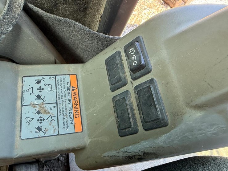 2001-bobcat-331-image-23
