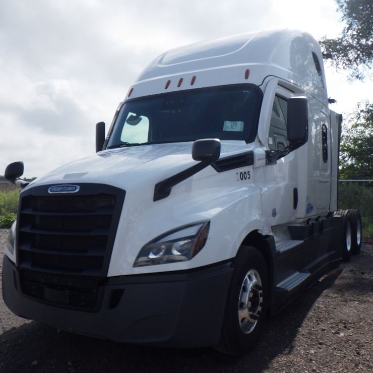 2021 FREIGHTLINER CASCADIA 126