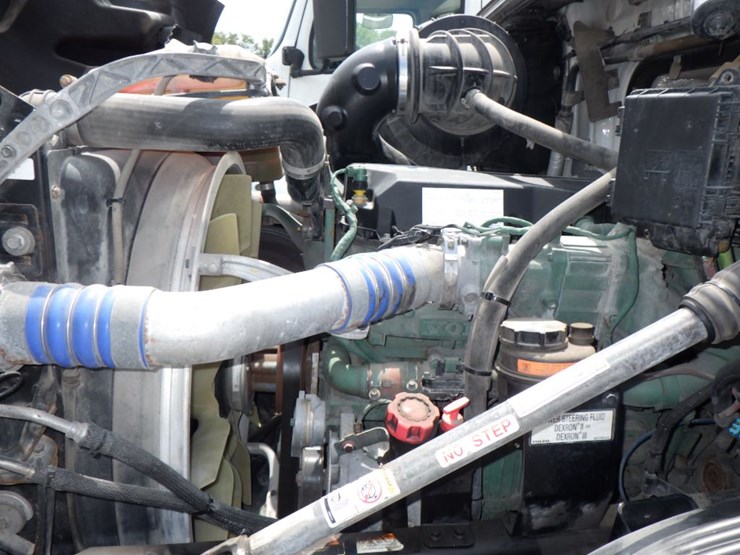 2020-volvo-vnr300-image-17
