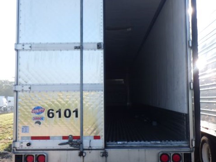 2023-utility-3000r-image-10