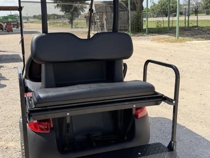 l3---club-cart-gas-golf-cart-image-6