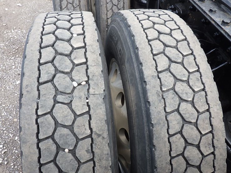 2016-kenworth-w900-image-5