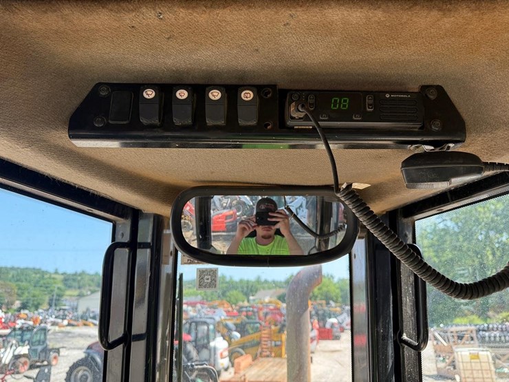 2013-caterpillar-d6n-lgp-image-24