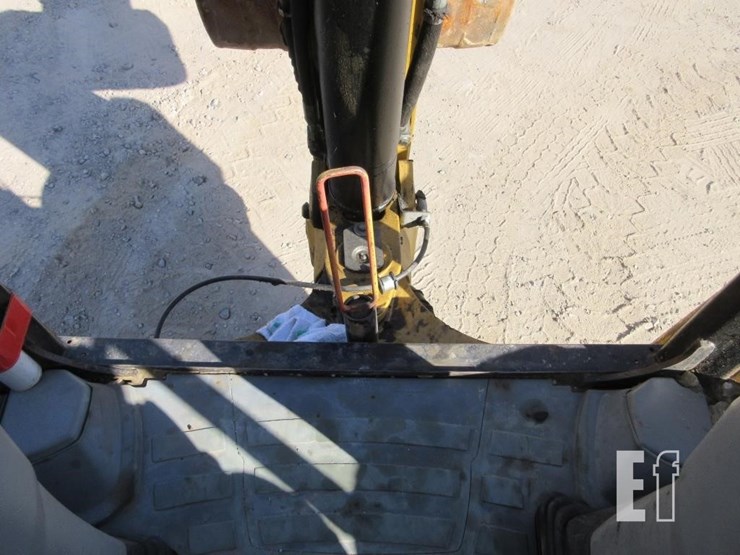 2013-caterpillar-420f-image-20