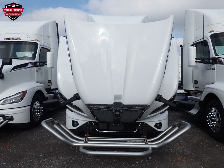 2024-kenworth-t680-image-24
