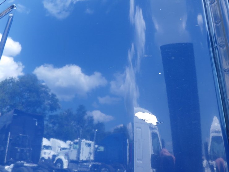 2018-freightliner-cascadia-125-evolution-image-7