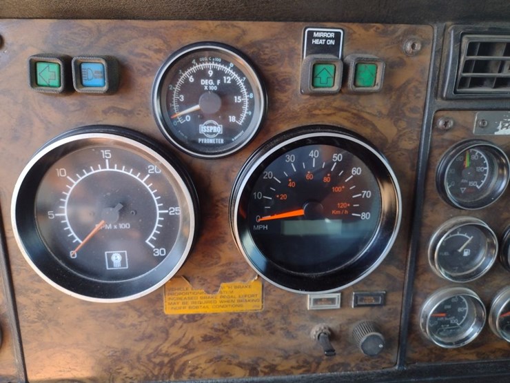 kenworth-w900-image-12