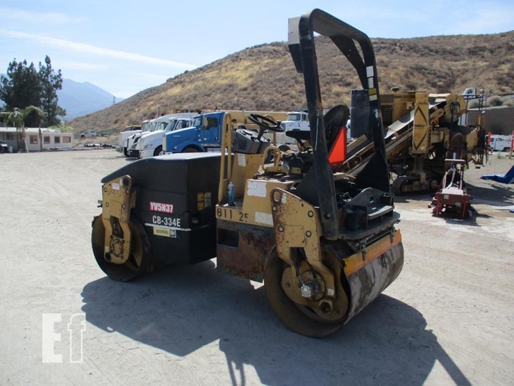 2005-caterpillar-cb-334e-image-3