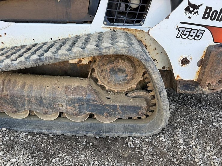 2020-bobcat-t595-image-18