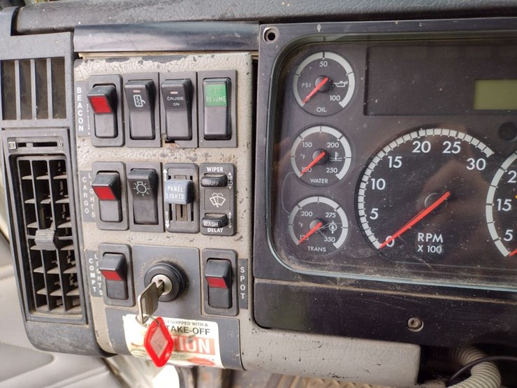 freightliner-fl80-image-9