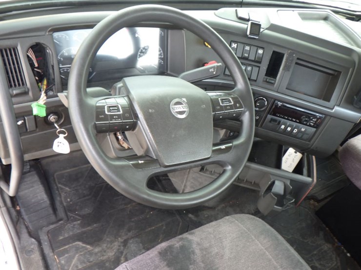 2020-volvo-vnr300-image-14