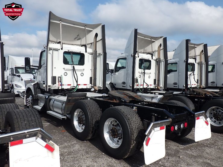 2024-kenworth-t680-image-12