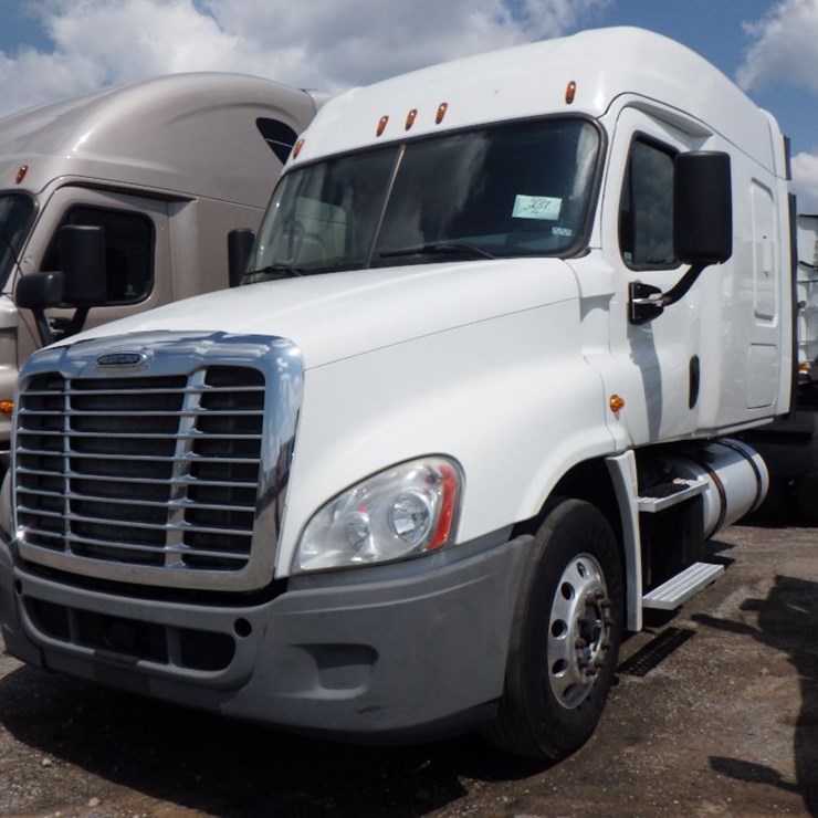 2017 FREIGHTLINER CASCADIA 125 EVOLUTION