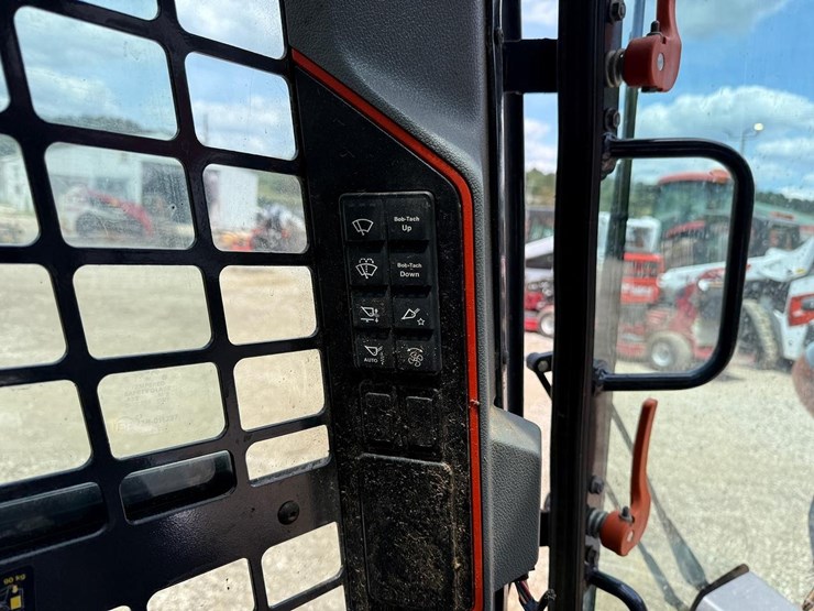 2024-bobcat-t66-image-27