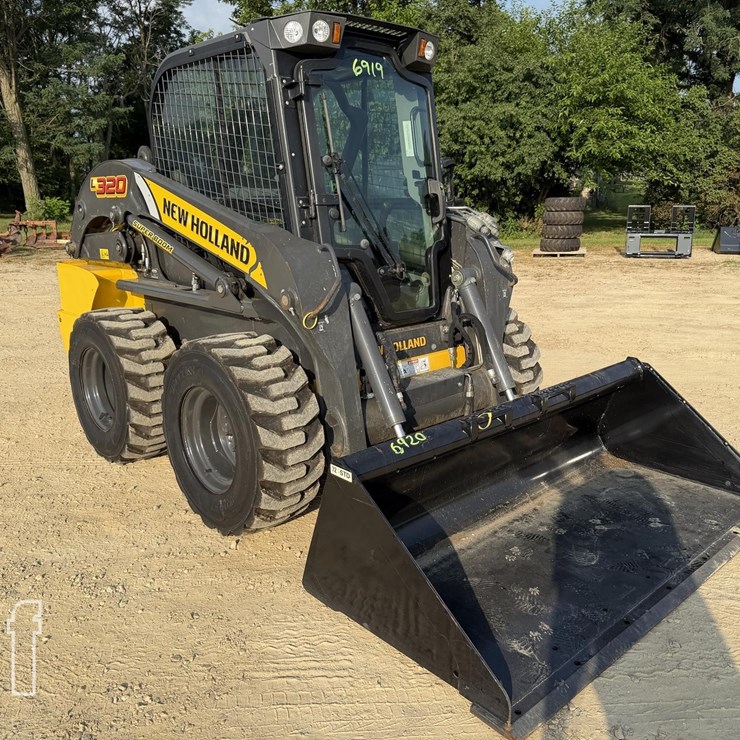 NEW HOLLAND L320