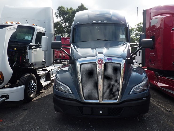 2024-kenworth-t680-image-2