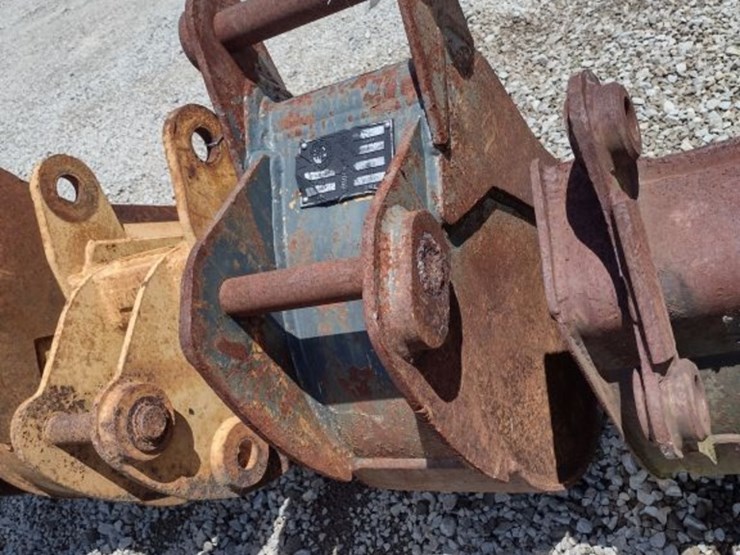 caterpillar-420d-image-2
